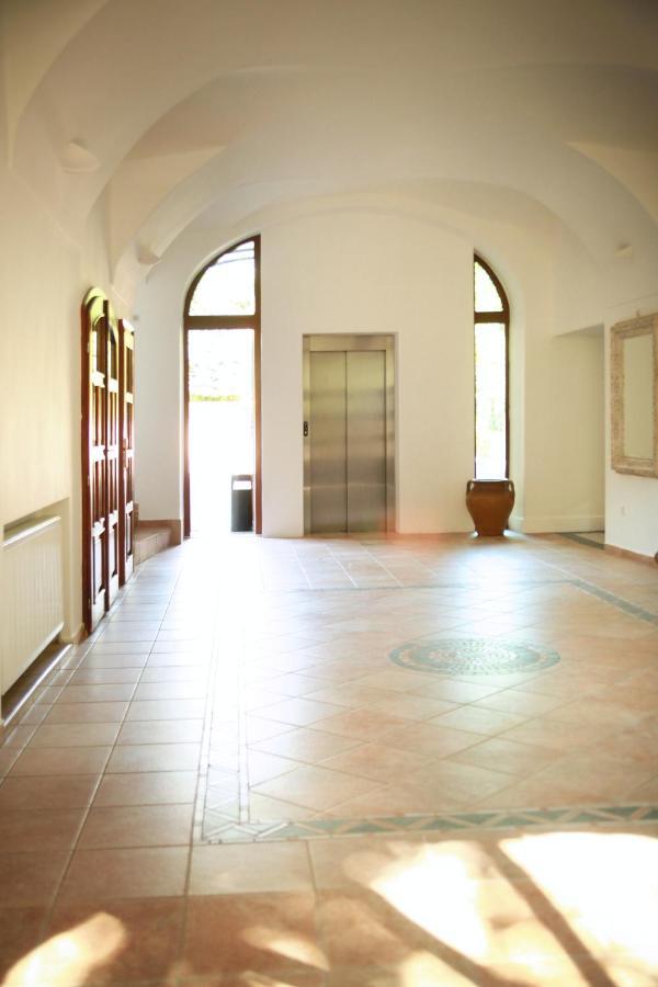 Hotel Dream Trnava Ngoại thất bức ảnh