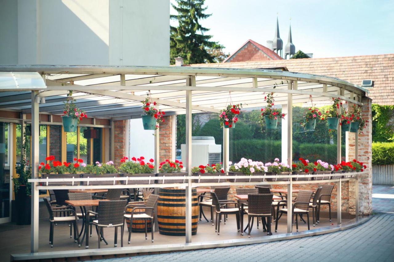 Hotel Dream Trnava Ngoại thất bức ảnh