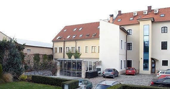 Hotel Dream Trnava Ngoại thất bức ảnh